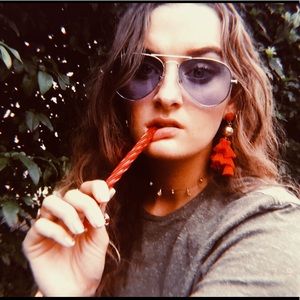 Meet your Posher, Hailey